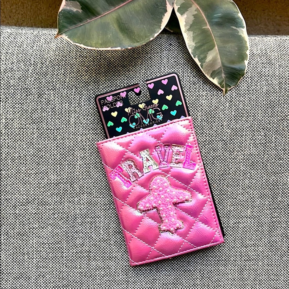 ✈️ NWT Miss Gwen’s OMG Passport Holder with Pink Iridescent beaded detailing